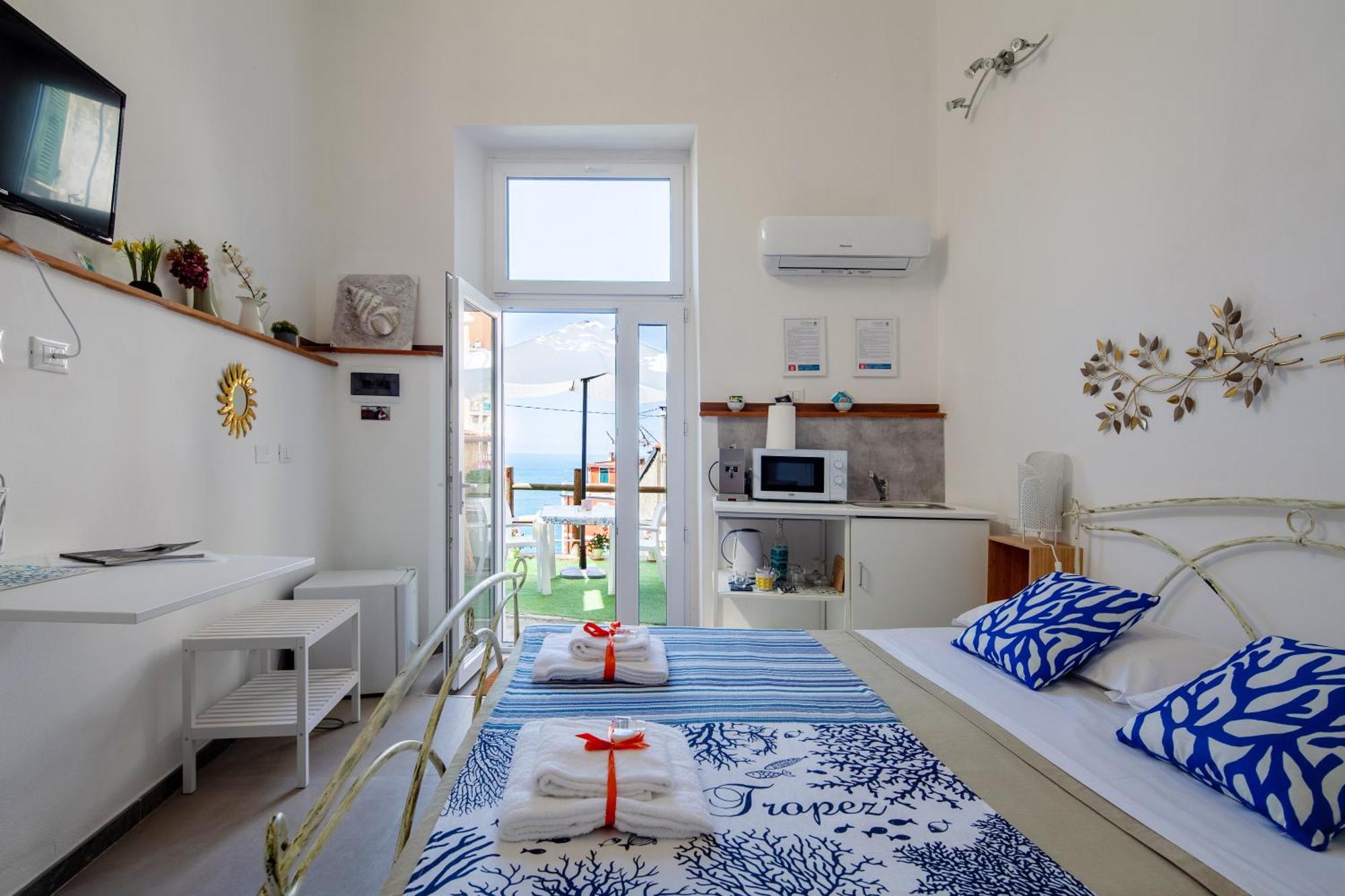 Ariel - Sea View Double Room ริโอมัจโจเร ภายนอก รูปภาพ